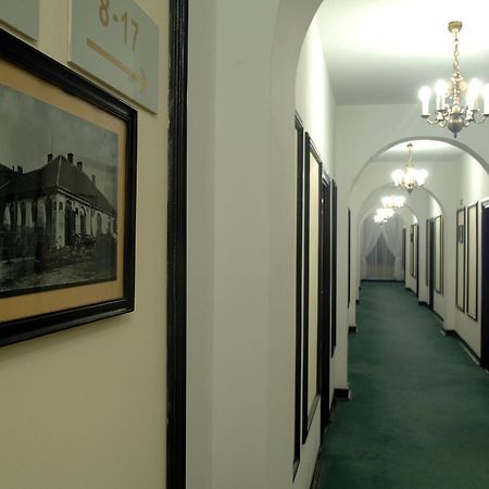 Hotel "Zajazd Napoleonski" ワルシャワ エクステリア 写真