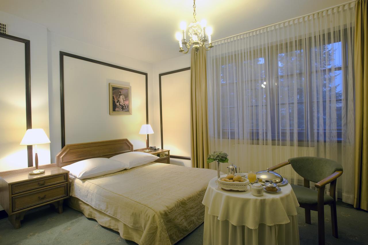 Hotel "Zajazd Napoleonski" ワルシャワ 部屋 写真